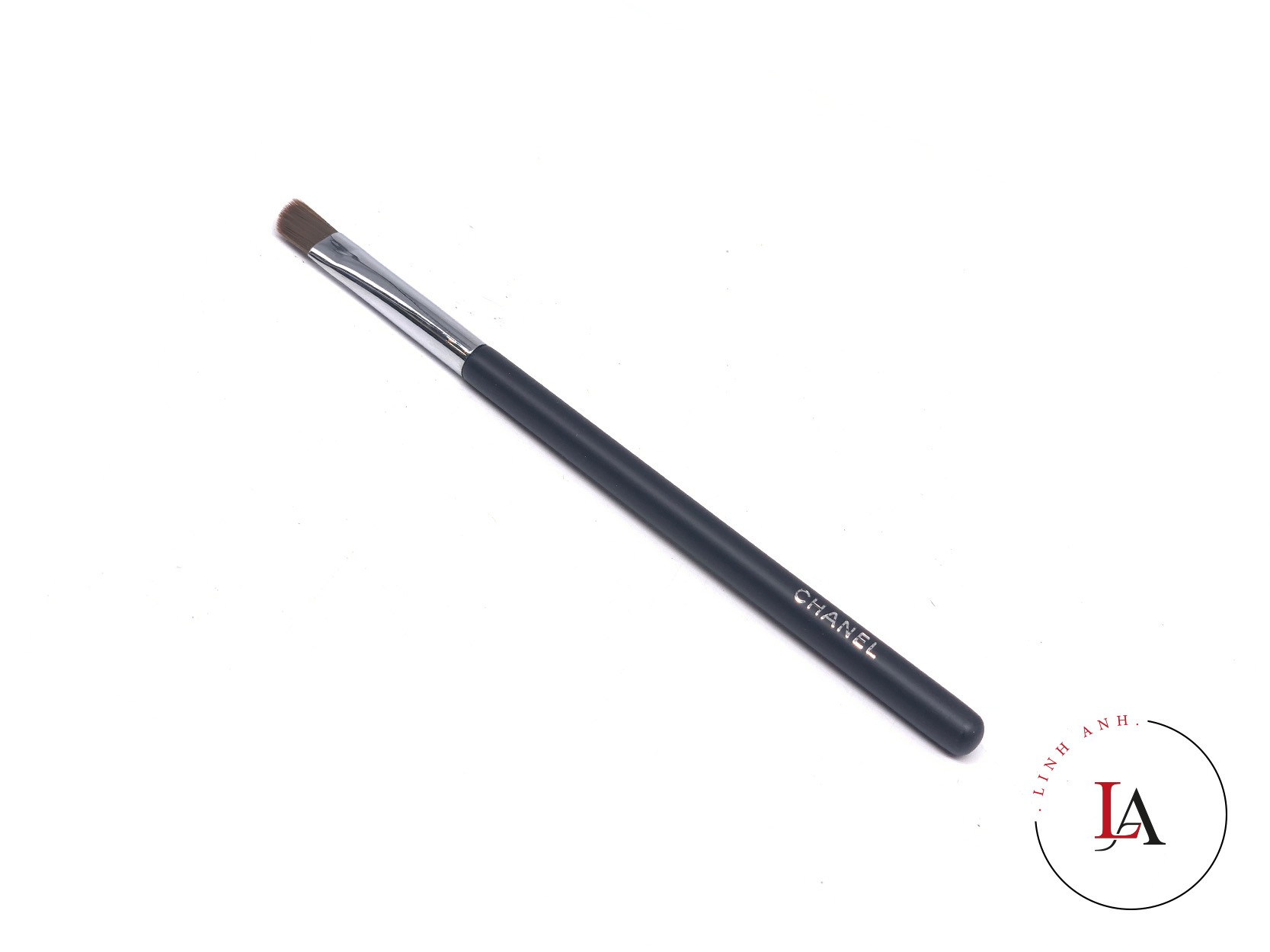 Cọ mắt Chanel số 27